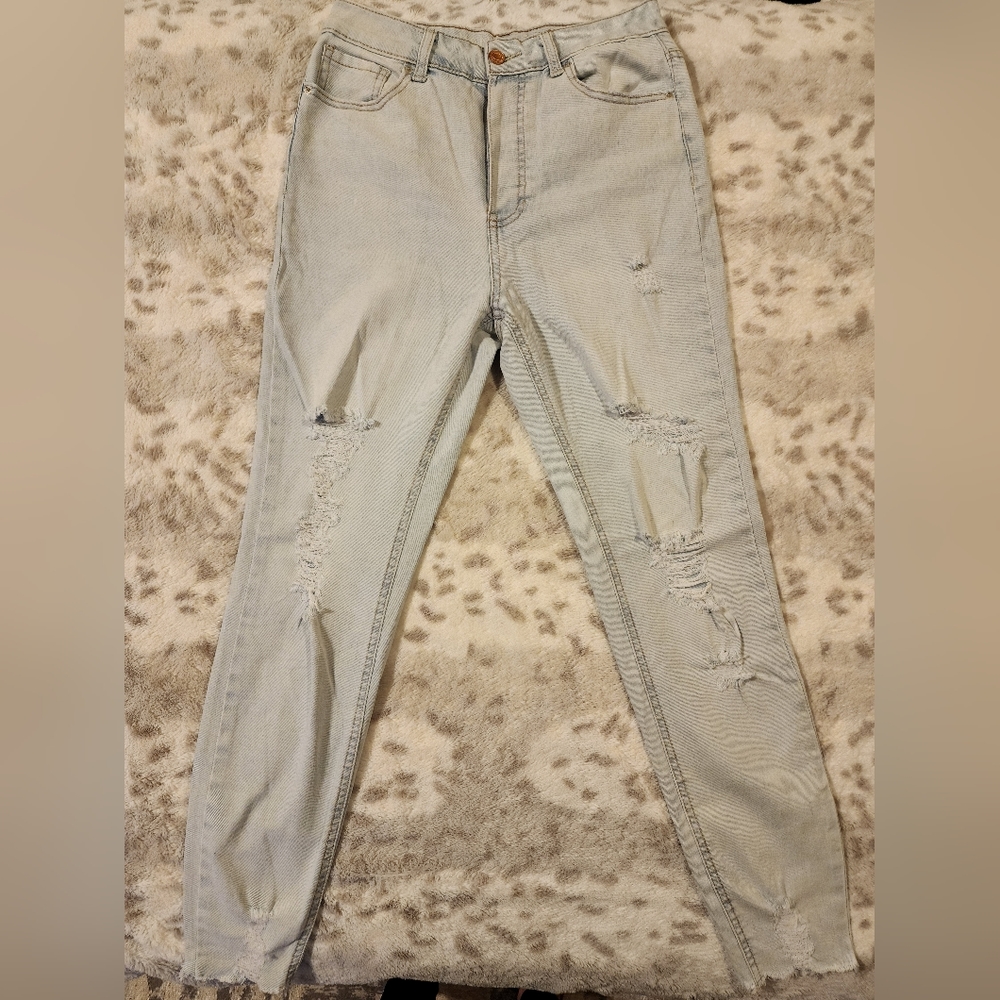 Vanilla Star Light Wash Distressed Jeans NWOT